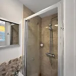 아파트 Private One-bedroom Annexe - Free Parking & Wi-fi