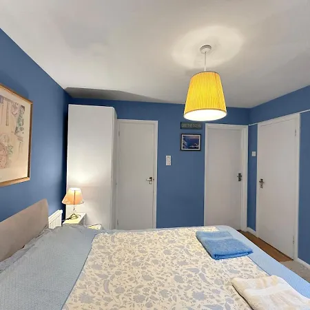Private One-bedroom Annexe - Free Parking & Wi-fi 아파트