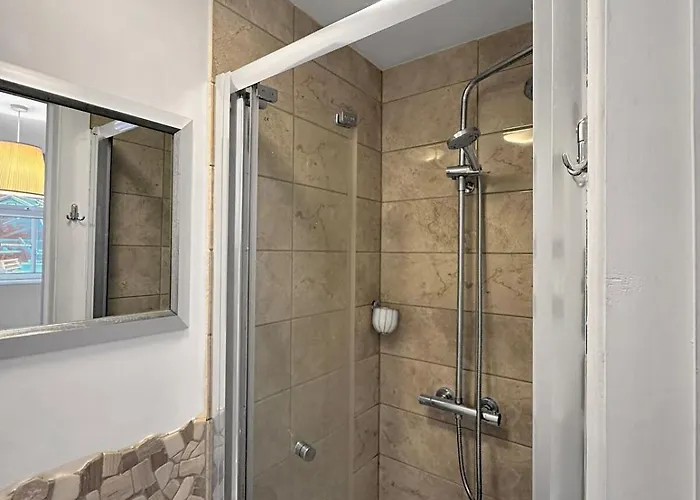 Lägenhet Private One-bedroom Annexe - Free Parking & Wi-fi