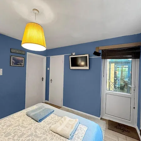 公寓 Private One-bedroom Annexe - Free Parking & Wi-fi